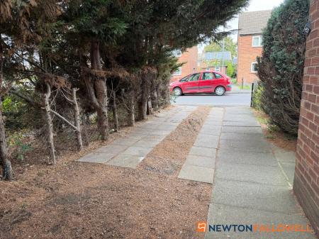 2 bedroom Flat for sale in Ash Road, Newark