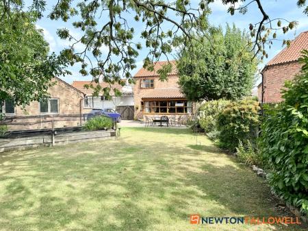 3 bedroom Detached house for sale in Barnby Lane, Claypole