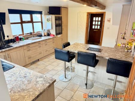 3 bedroom Detached house for sale in Barnby Lane, Claypole