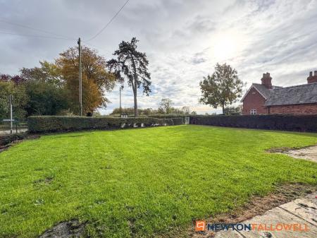 5 bedroom Detached house for sale in Beckingham Road, Stapleford