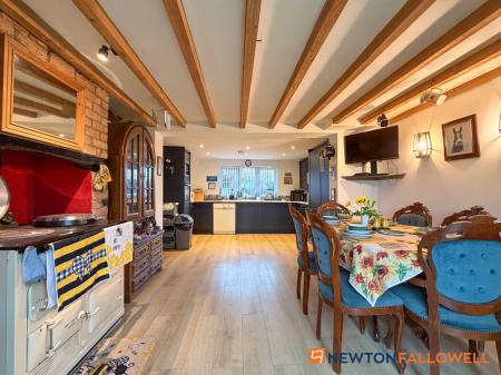 5 bedroom Detached house for sale in Beckingham Road, Stapleford