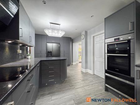 5 bedroom Detached house for sale in Bells Court, Carlton-le-Moorland