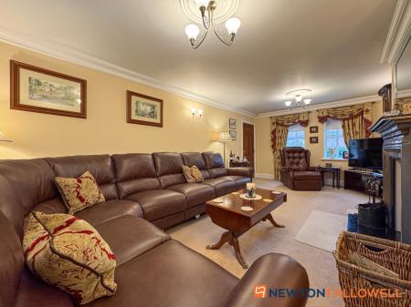5 bedroom Detached house for sale in Bells Court, Carlton-le-Moorland