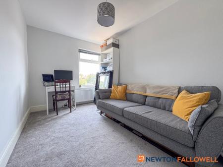 3 bedroom End of terrace house for sale in Boundary Road, Newark