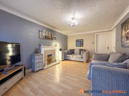 3 bedroom Semi-detached house for sale in Cannon Close, Newark