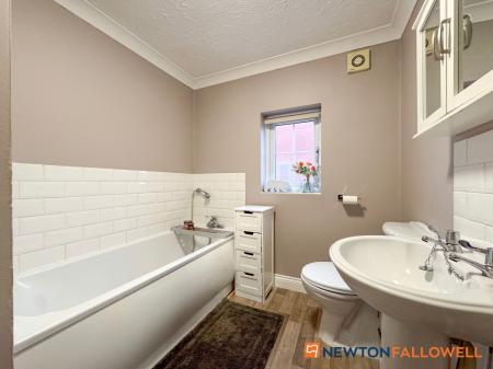 3 bedroom Semi-detached house for sale in Cannon Close, Newark