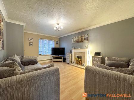 3 bedroom Semi-detached house for sale in Cannon Close, Newark