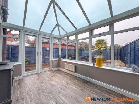 3 bedroom Semi-detached house for sale in Cannon Close, Newark