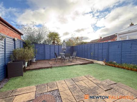 3 bedroom Semi-detached house for sale in Cannon Close, Newark