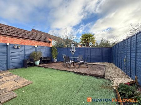 3 bedroom Semi-detached house for sale in Cannon Close, Newark