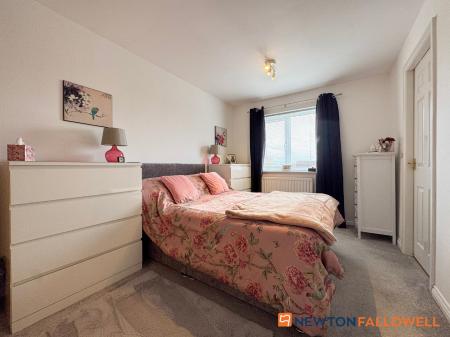 3 bedroom Town house for sale in Cludd Avenue, Newark