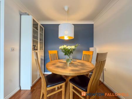 3 bedroom Town house for sale in Cludd Avenue, Newark