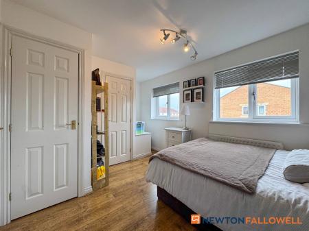 3 bedroom Town house for sale in Cludd Avenue, Newark
