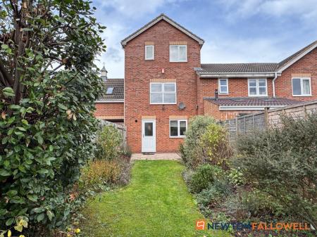 3 bedroom Town house for sale in Cludd Avenue, Newark