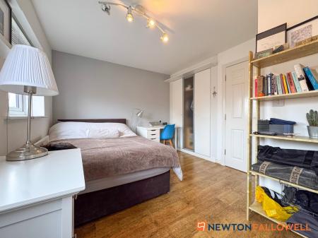 3 bedroom Town house for sale in Cludd Avenue, Newark