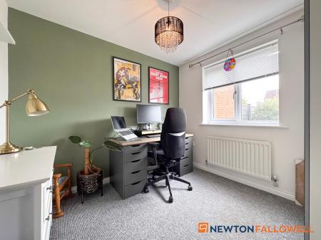 3 bedroom Town house for sale in Cludd Avenue, Newark