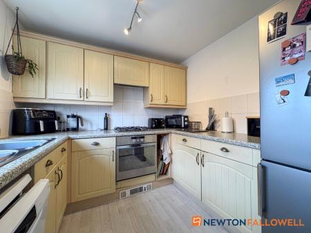 3 bedroom Town house for sale in Cludd Avenue, Newark