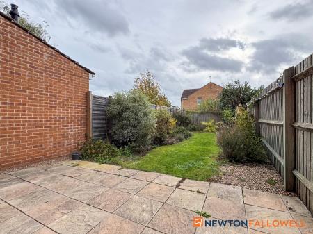 3 bedroom Town house for sale in Cludd Avenue, Newark