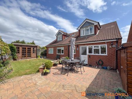 4 bedroom Detached house for sale in Colley Lane, Weston