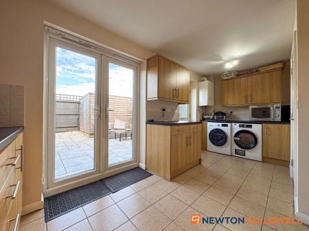 4 bedroom Town house for sale in Dale Crescent, Fernwood