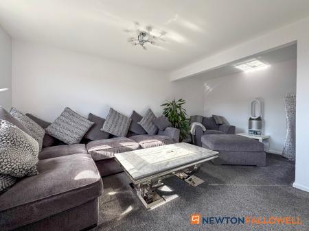 4 bedroom Town house for sale in Dale Crescent, Fernwood