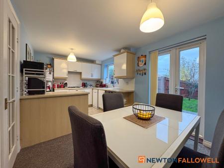 3 bedroom End of terrace house for sale in Emmendingen Avenue, Newark