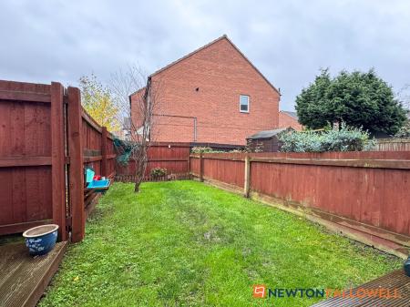 3 bedroom End of terrace house for sale in Emmendingen Avenue, Newark