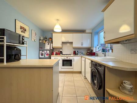 3 bedroom End of terrace house for sale in Emmendingen Avenue, Newark
