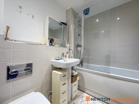 2 bedroom End of terrace house for sale in Flaxley Lane, Newark