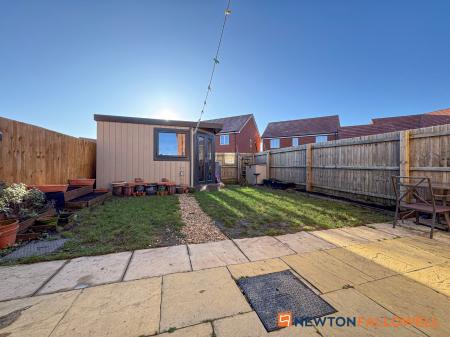 2 bedroom End of terrace house for sale in Flaxley Lane, Newark