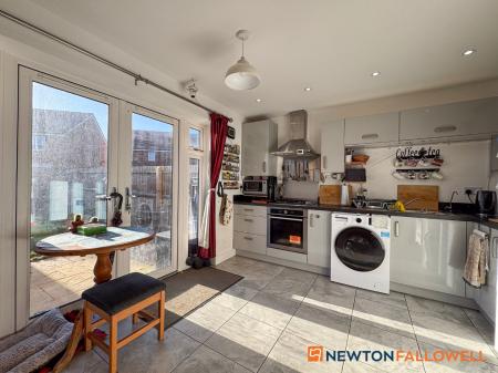 2 bedroom End of terrace house for sale in Flaxley Lane, Newark