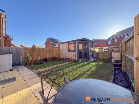 2 bedroom End of terrace house for sale in Flaxley Lane, Newark