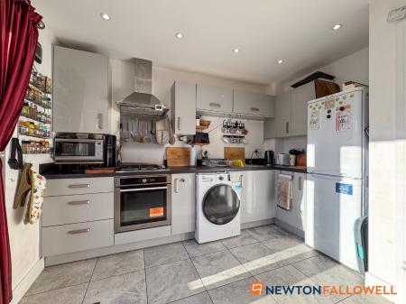 2 bedroom End of terrace house for sale in Flaxley Lane, Newark