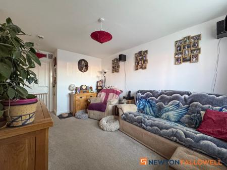 2 bedroom End of terrace house for sale in Flaxley Lane, Newark