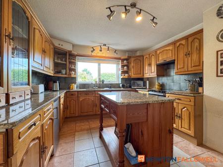 4 bedroom Detached house for sale in Gainsborough Road, Winthorpe