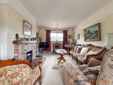 4 bedroom Detached house for sale in Gainsborough Road, Winthorpe