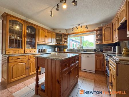 4 bedroom Detached house for sale in Gainsborough Road, Winthorpe