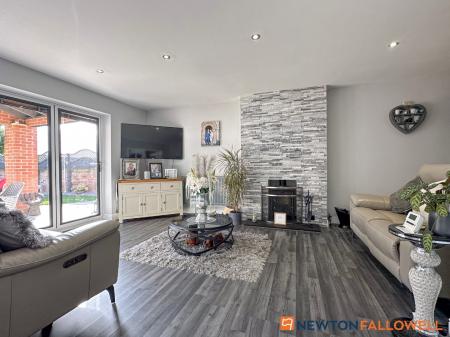 4 bedroom Detached bungalow for sale in Glovers Lane, Balderton