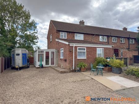 3 bedroom End of terrace house for sale in Green Lane, Dry Doddington