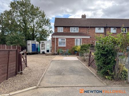 3 bedroom End of terrace house for sale in Green Lane, Dry Doddington