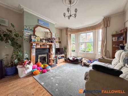 3 bedroom Terraced House for sale in Harcourt Street, Newark