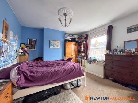 3 bedroom Terraced House for sale in Harcourt Street, Newark