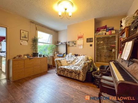 3 bedroom Terraced House for sale in Harcourt Street, Newark