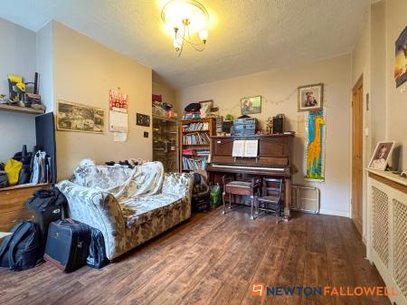 3 bedroom Terraced House for sale in Harcourt Street, Newark