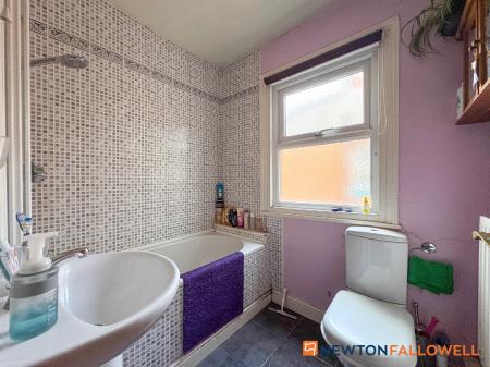 3 bedroom Terraced House for sale in Harcourt Street, Newark