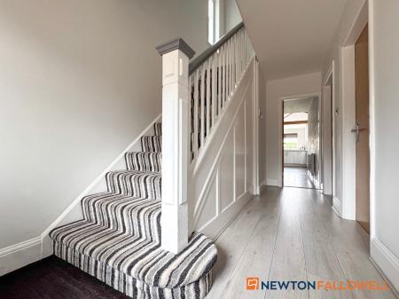 4 bedroom Semi-detached house for sale in Harewood Avenue, Newark