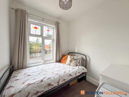 4 bedroom Semi-detached house for sale in Harewood Avenue, Newark