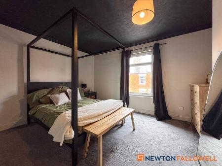 2 bedroom Terraced House for sale in Hatton Gardens, Newark