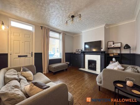 2 bedroom Terraced House for sale in Hatton Gardens, Newark