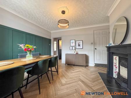 2 bedroom Terraced House for sale in Hatton Gardens, Newark